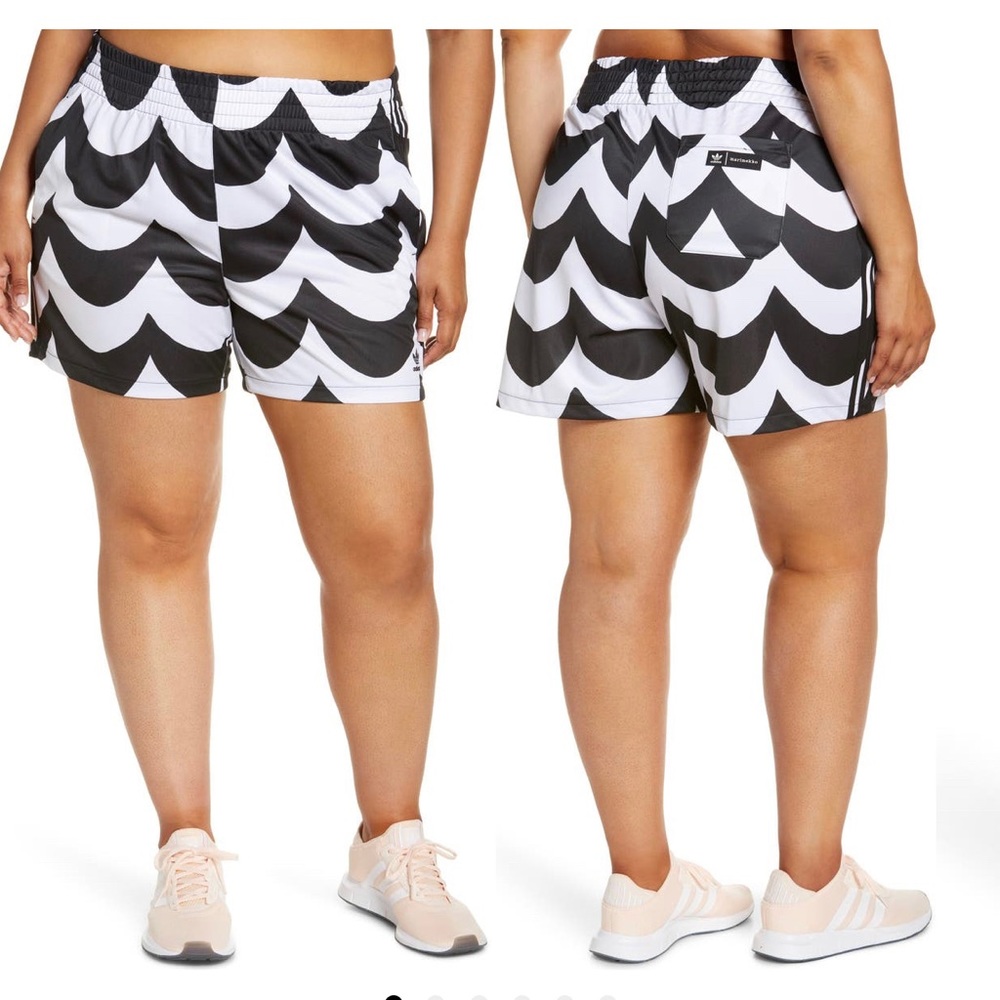 Adidas x Marimekko wave print shorts 3xl